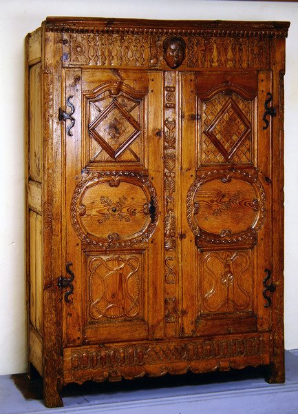 Francuska Armoire (drewno) autorstwa French School