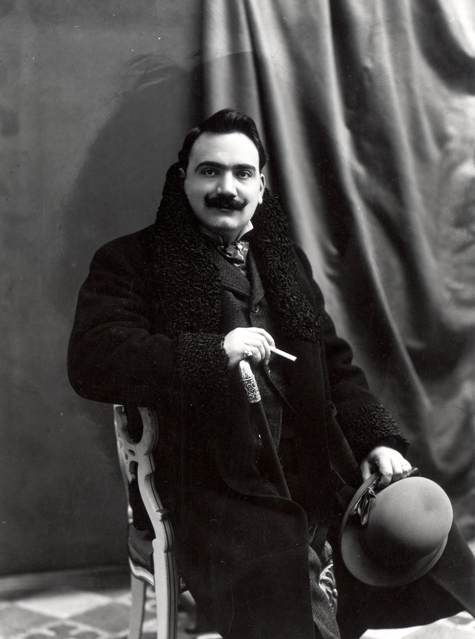 Tenor Enrico Caruso autorstwa Italian Photographer
