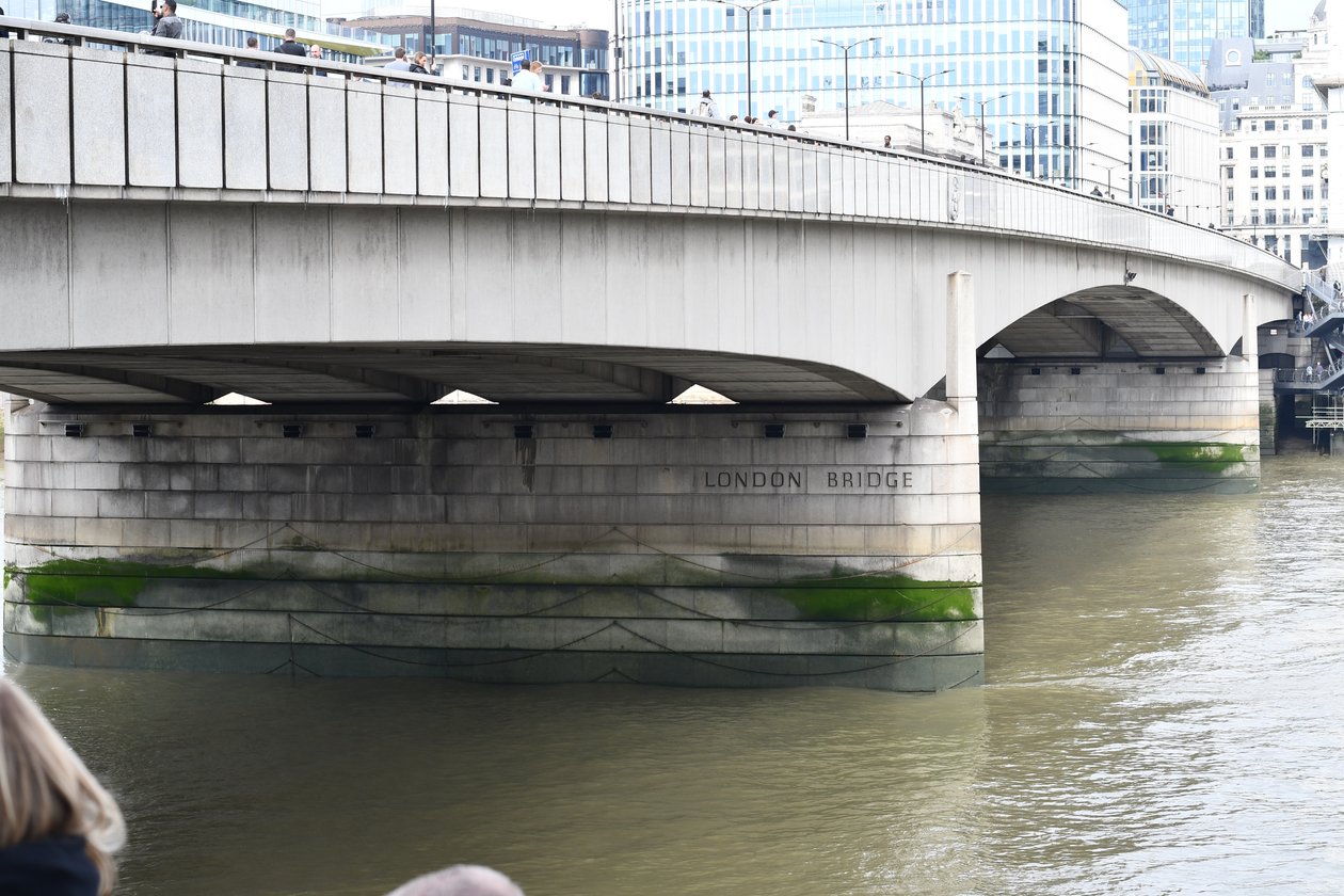 Most Londyński nad Tamizą w samym sercu Londynu autorstwa Albert Mansour