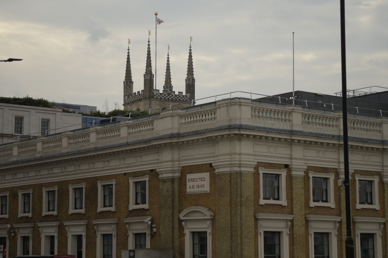 Most Londyński nad Tamizą w samym sercu Londynu autorstwa Albert Mansour
