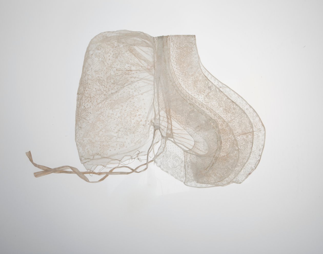 Ślubna czapeczka panny A. Pillsbury. autorstwa A. A. Pillsbury