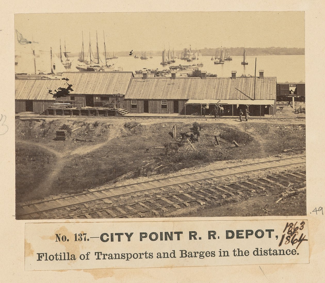 Zajezdnia kolejowa City Point autorstwa A.J. Russell