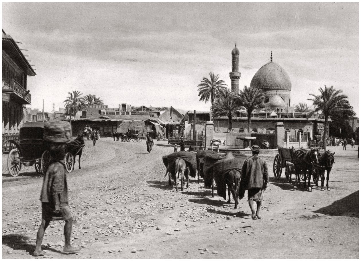 Widok ulicy od Bramy Północnej, Bagdad, Irak, 1925. autorstwa A. Kerim