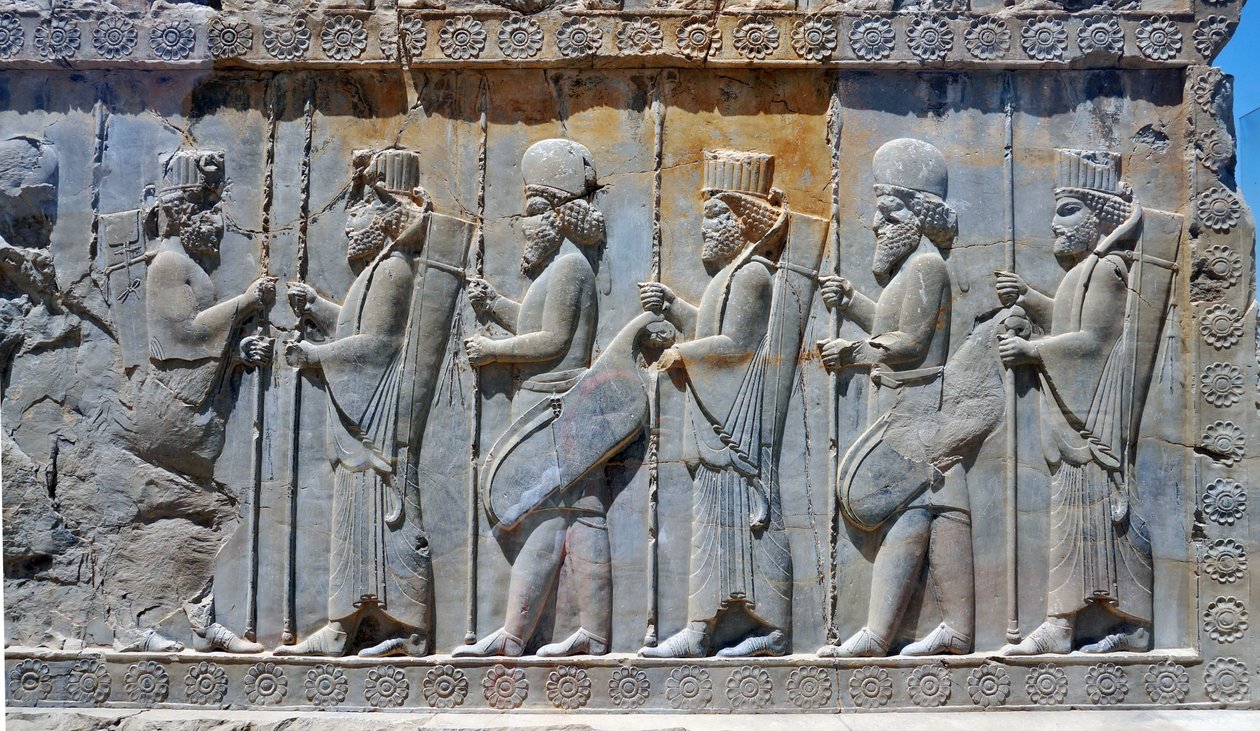 Rzeźba ścienna przedstawiająca Gwardię Królewską, Tachara, Persepolis, ok. VI-V wpne (szary kamień) autorstwa Achaemenid