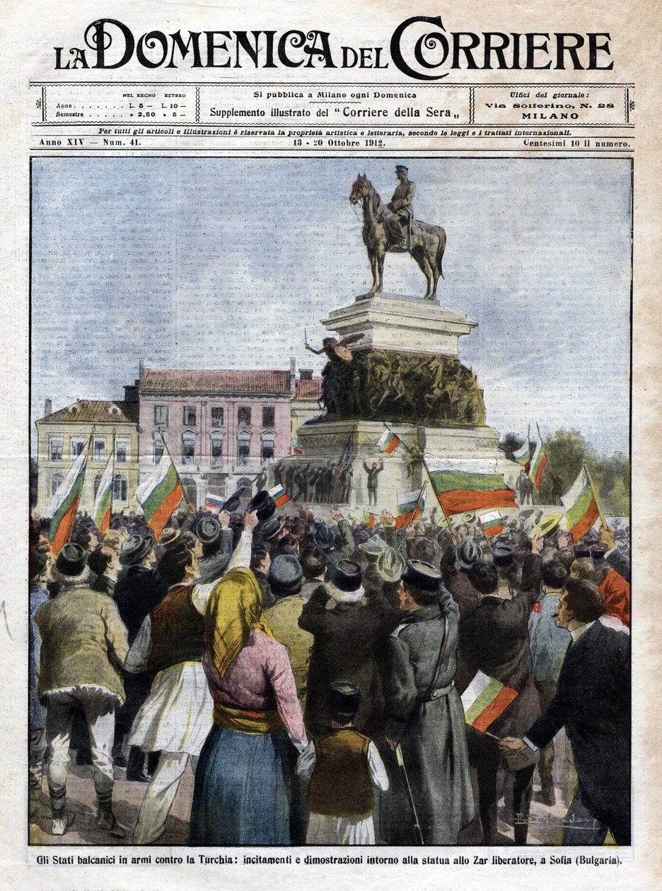 Pierwsza wojna bałkańska: demonstracje przed pomnikiem cara w Sofii, Bułgaria - Ilustracja Beltrame w La Domenica del Corriere - październik 1912 (Pierwsza wojna bałkańska: demonstracja w Sofii, Bułgaria) autorstwa Achille Beltrame