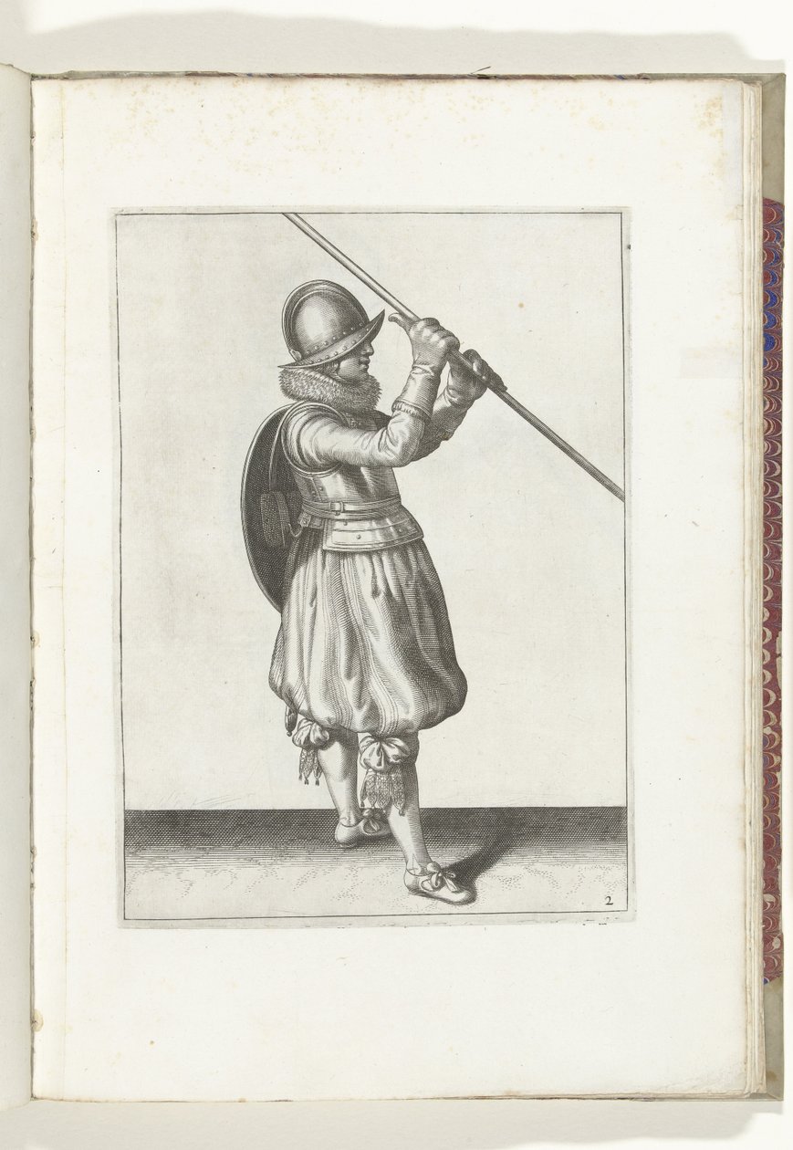 Ćwiczenie z tarczą i kolcem: Żołnierz z wygiętym kolcem w obu rękach i tarczą na grzbiecie (nr 2), 1618 Nassausche Wapen-Handelinge, van Schilt, Szpiedzy, Rappier i Tarcza: ukazani beyde figuerlick i oprawionych według nowego porządku [va autorstwa Adam van Breen