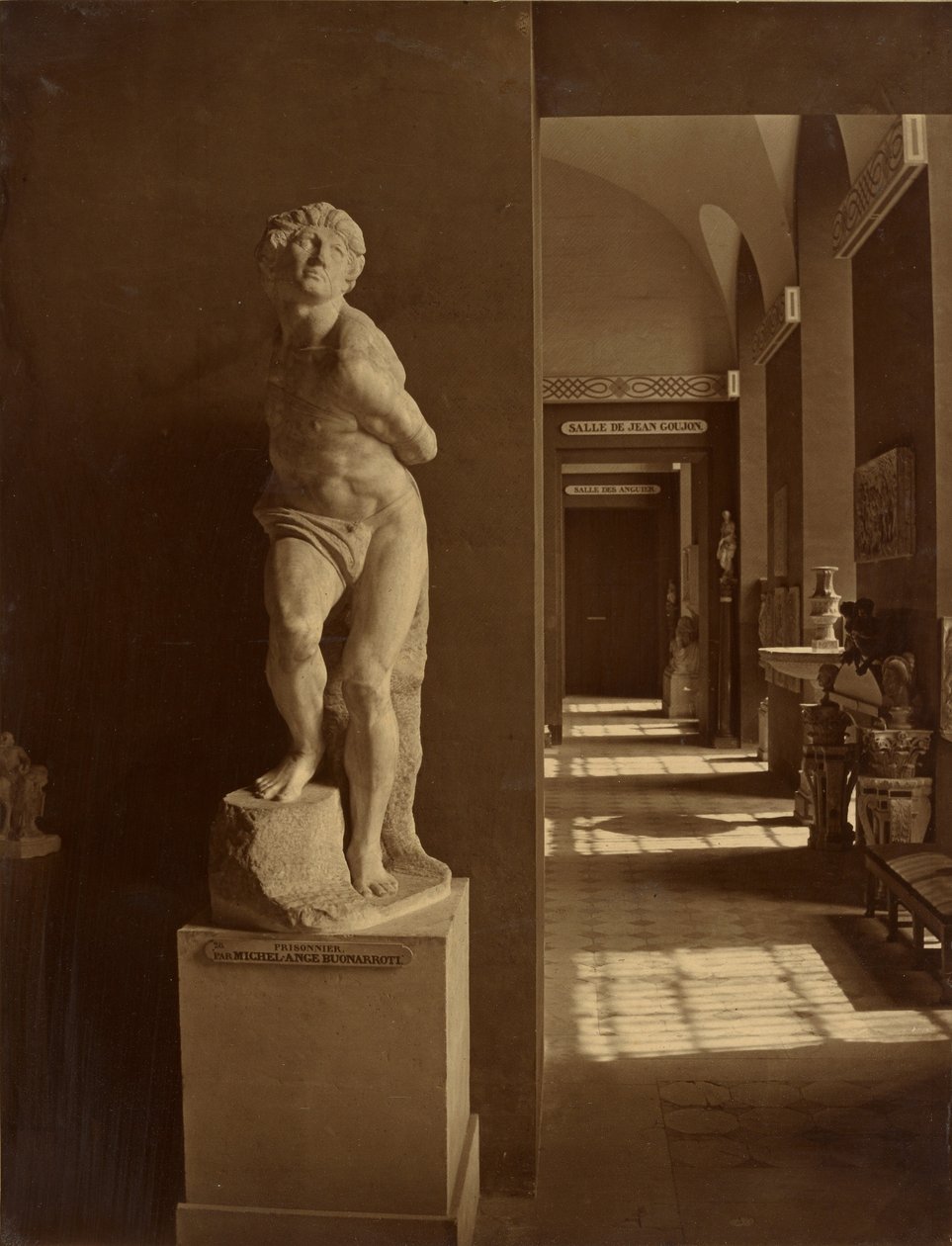 [„Buntowniczy niewolnik” autorstwa Michała Anioła, Luwr] autorstwa Adolphe Braun