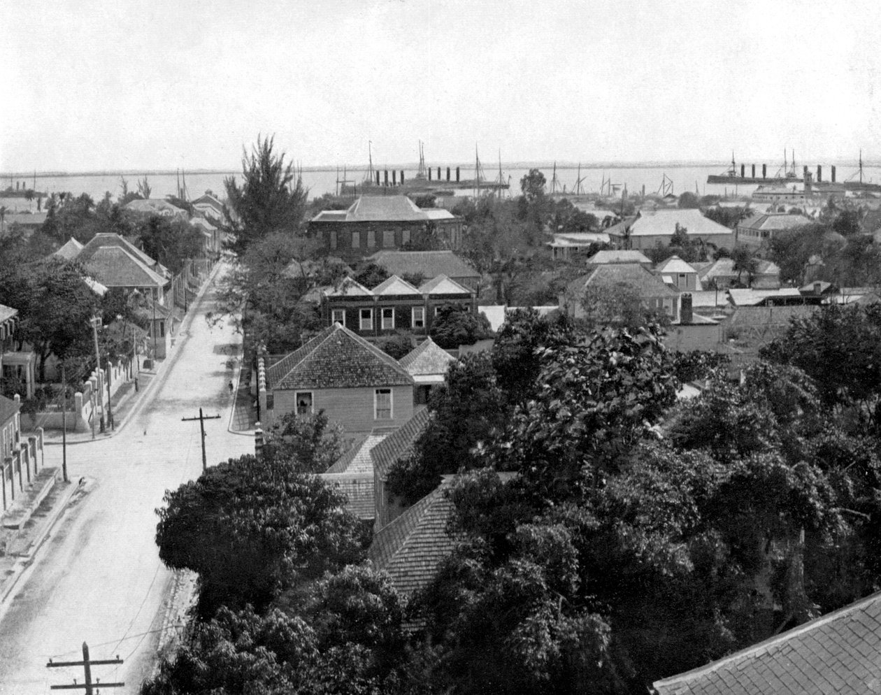 Duke Street i port, Kingston, Jamajka, c1905 autorstwa Adolphe Duperly and Son