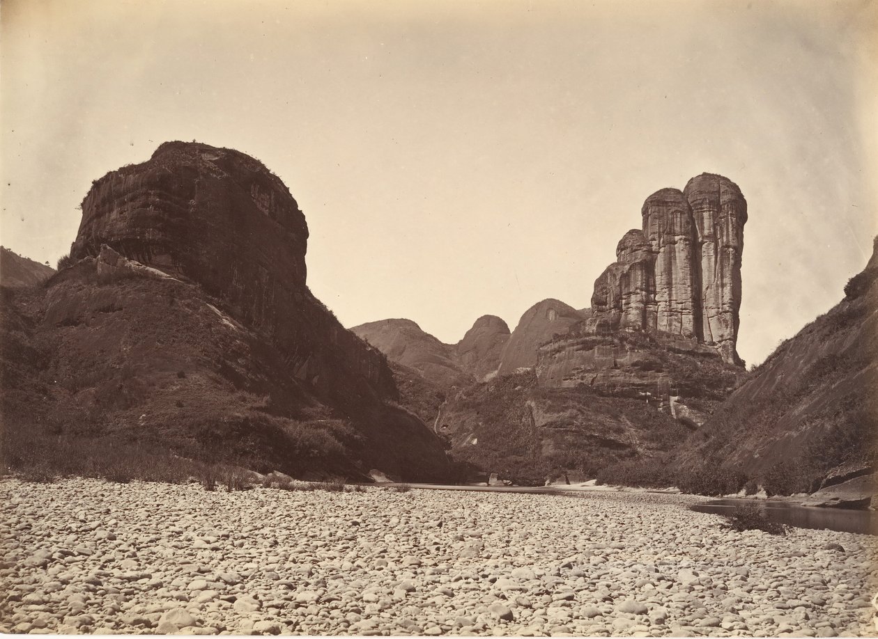 Piled Stone Mountain w pobliżu Sing Chang, ca. 1869. autorstwa Afong Lai