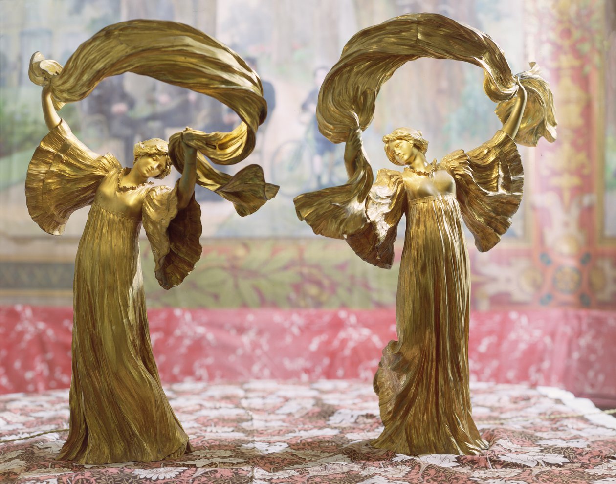 Tańczące postacie z zastawy stołowej, Sevres, 1900 (brąz złocony) autorstwa Agathon Leonard