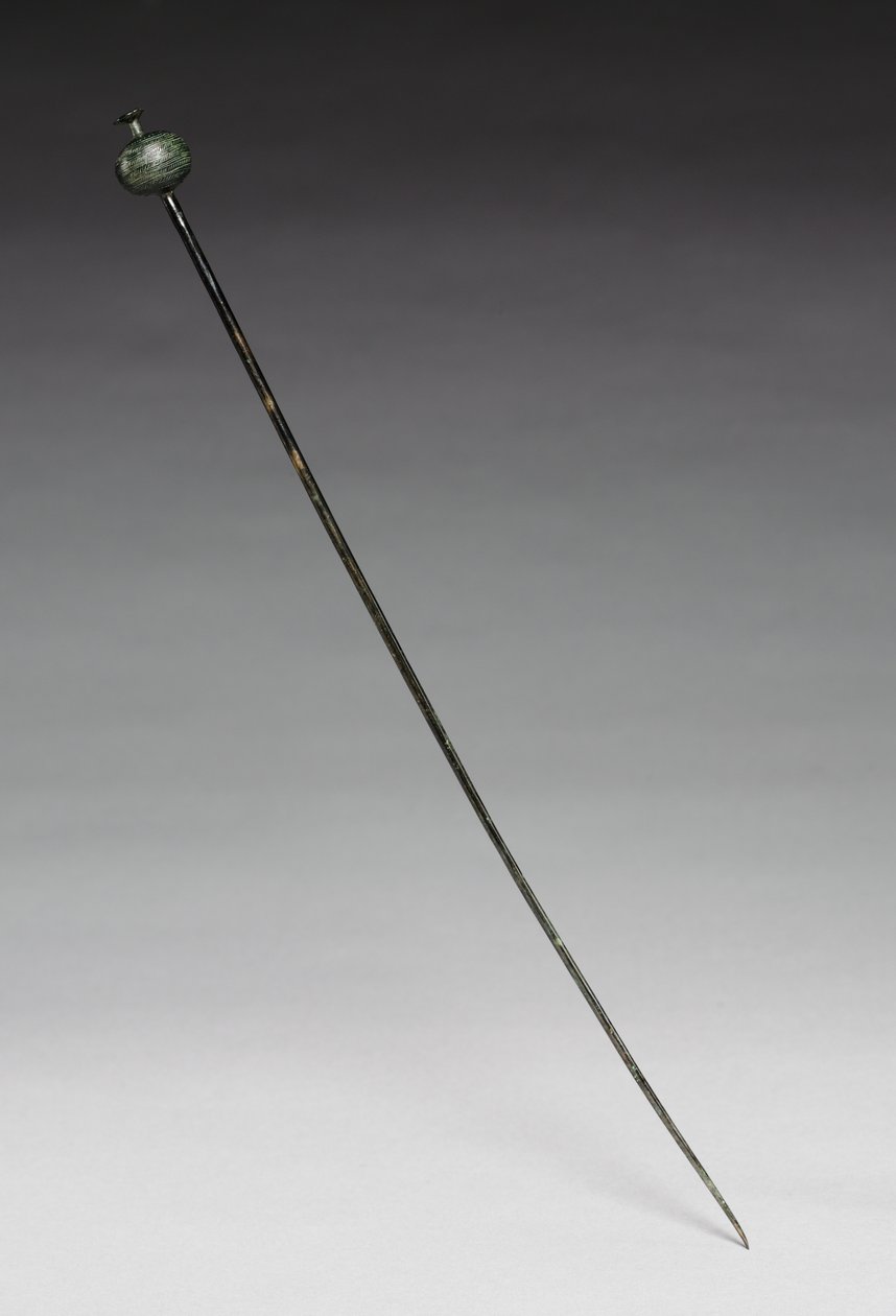 Garment Pin, ok. 1400 pne (odlew i kuty brąz) autorstwa Age Bronze