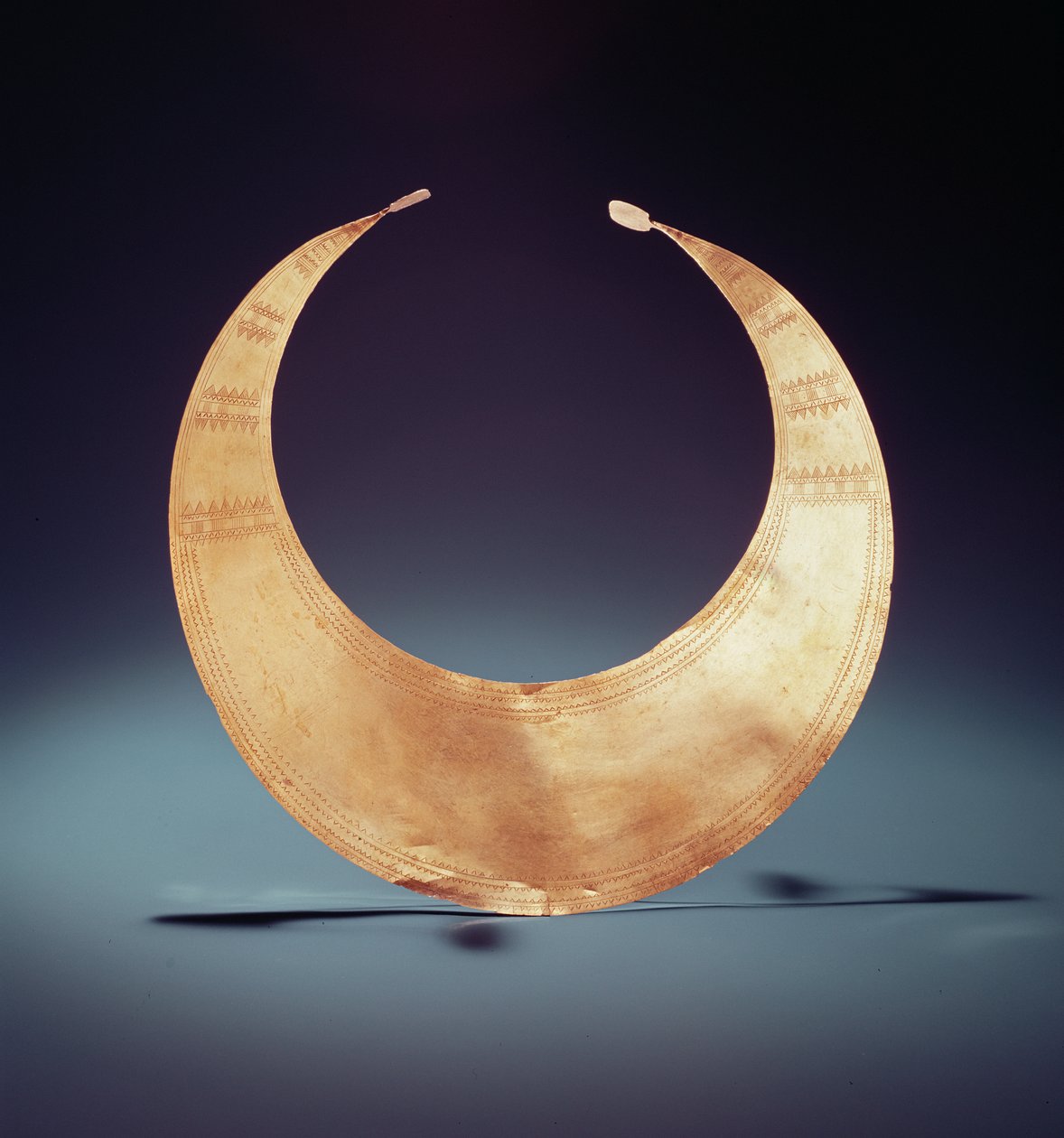Lunula, Ross, County Westmeath, wczesna epoka brązu, c.2000 pne (złoto) autorstwa Age Bronze