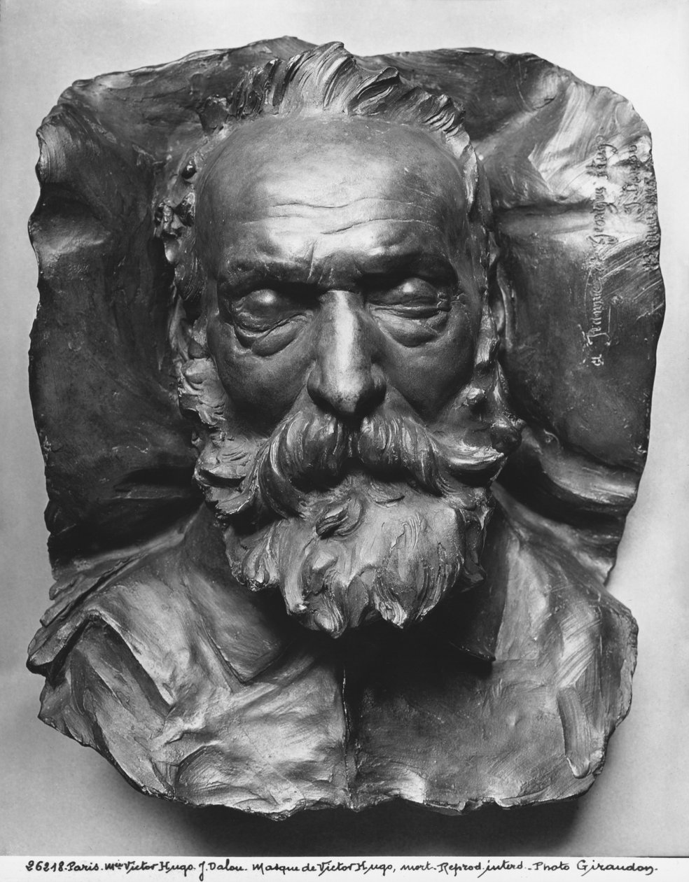 Maska pośmiertna Victora Hugo, 1885 (brąz) autorstwa Aime Jules Dalou