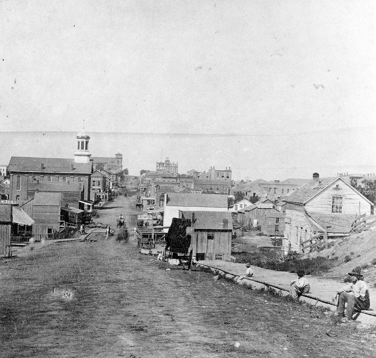 Piąta ulica, Leavenworth, Kansas, 1867 autorstwa Alexander Gardner