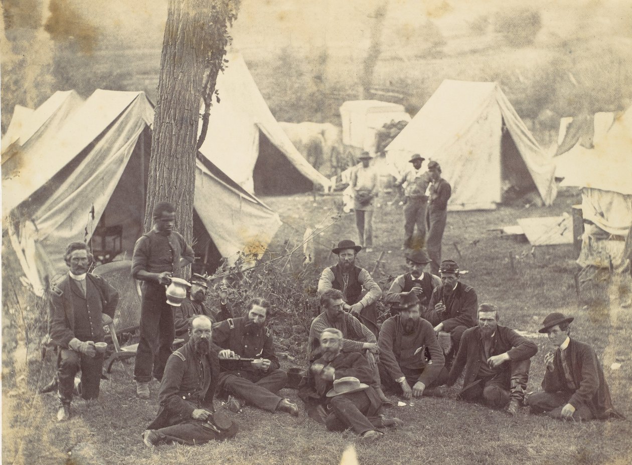Grupa w Kwaterze Głównej Armii Potomaku, Antietam, październik 1862, 1862. autorstwa Alexander Gardner