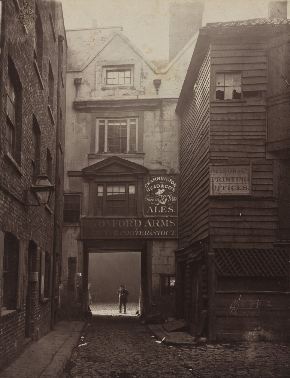 The Oxford Arms, Warwick Lane, 1875 r. (zdjęcie) autorstwa Alfred & Bool John Bool