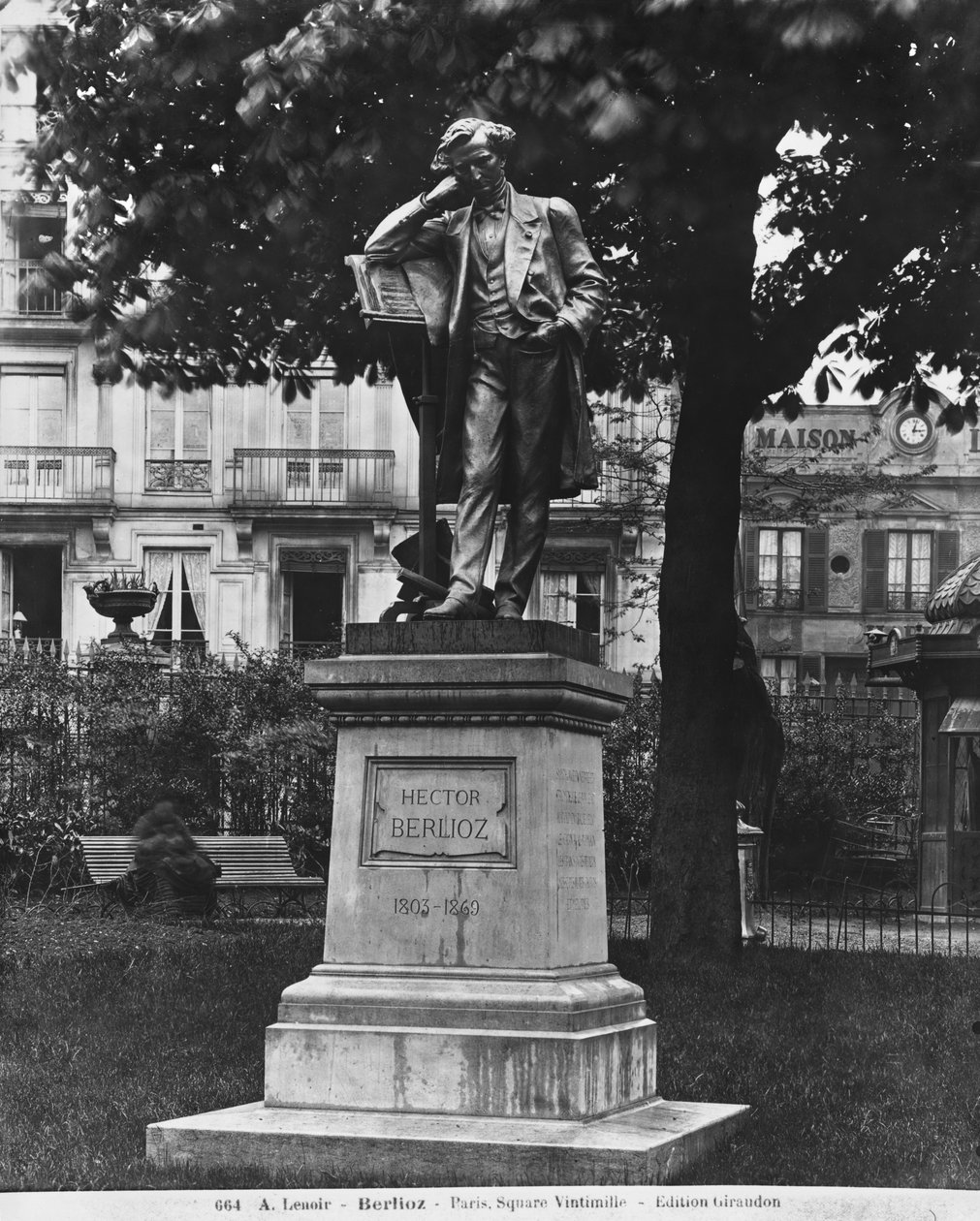Pomnik Hectora Berlioza, Plac Vintimille, 1884 (kamień i brąz) autorstwa Alfred Charles Lenoir