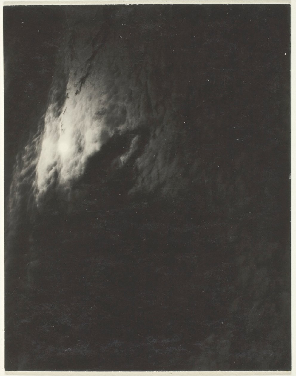 Odpowiednik, z zestawu A (trzeci zestaw, druk 8) autorstwa Alfred Stieglitz