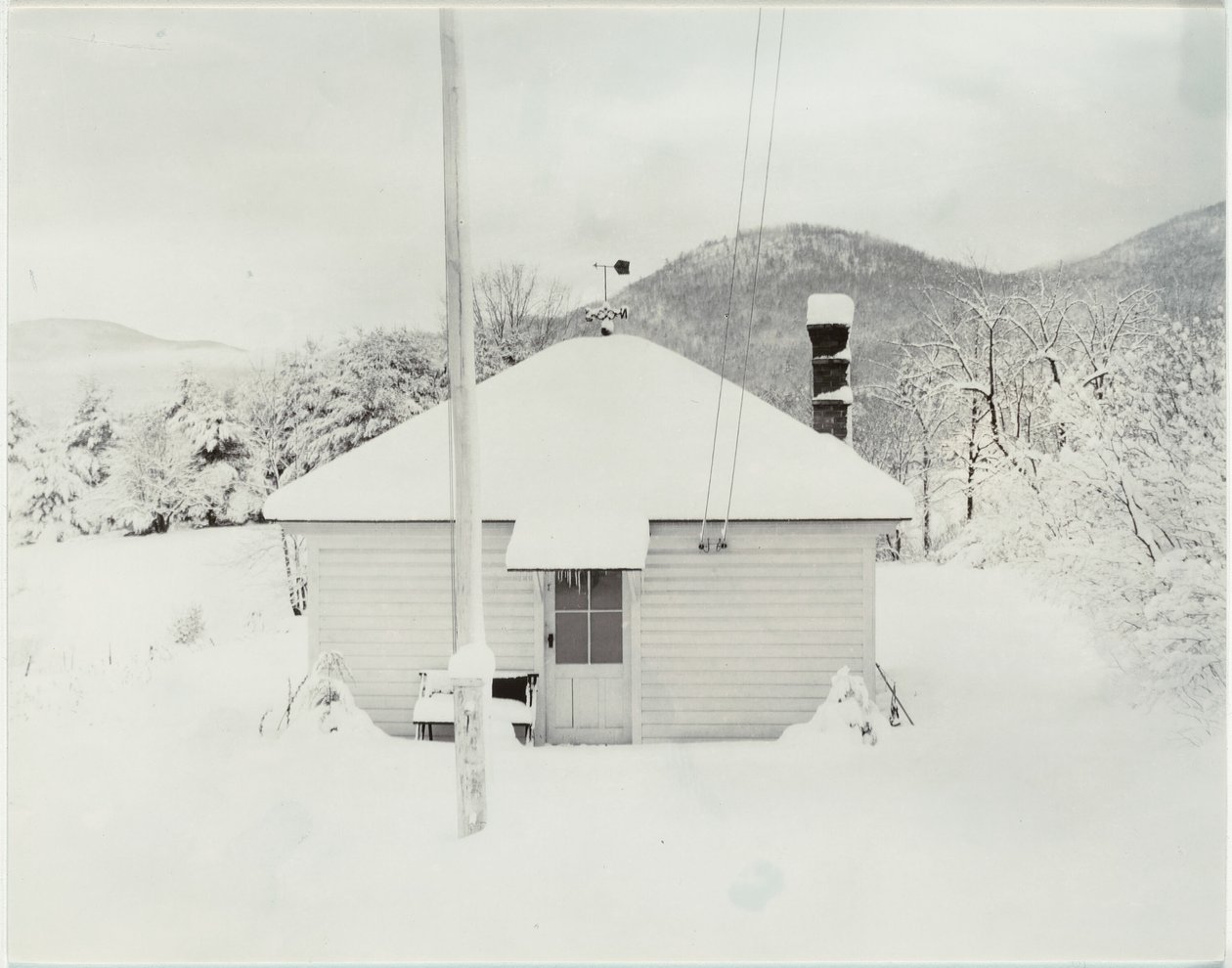 Pierwszy śnieg i mały domek autorstwa Alfred Stieglitz