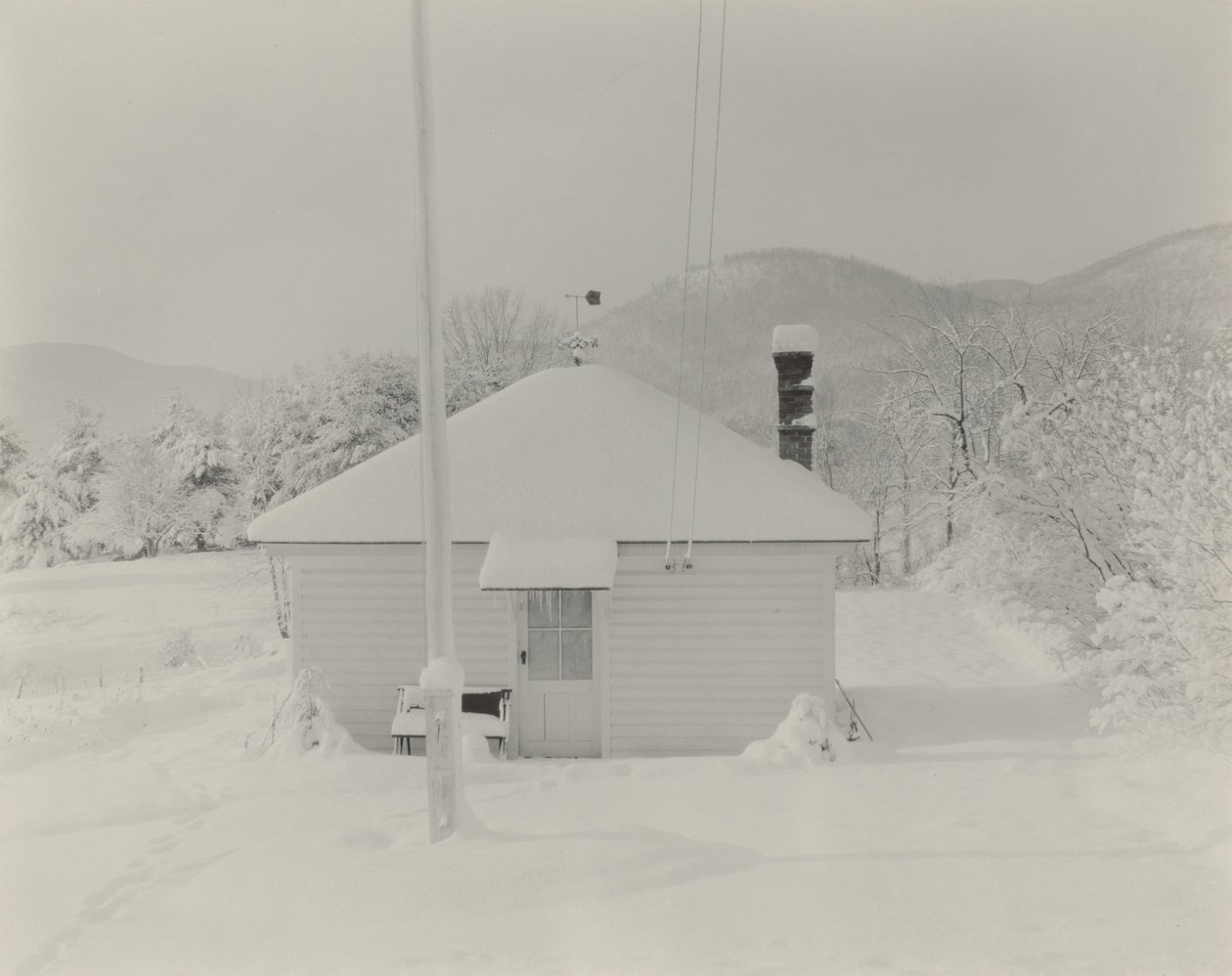 Pierwszy śnieg i mały domek autorstwa Alfred Stieglitz