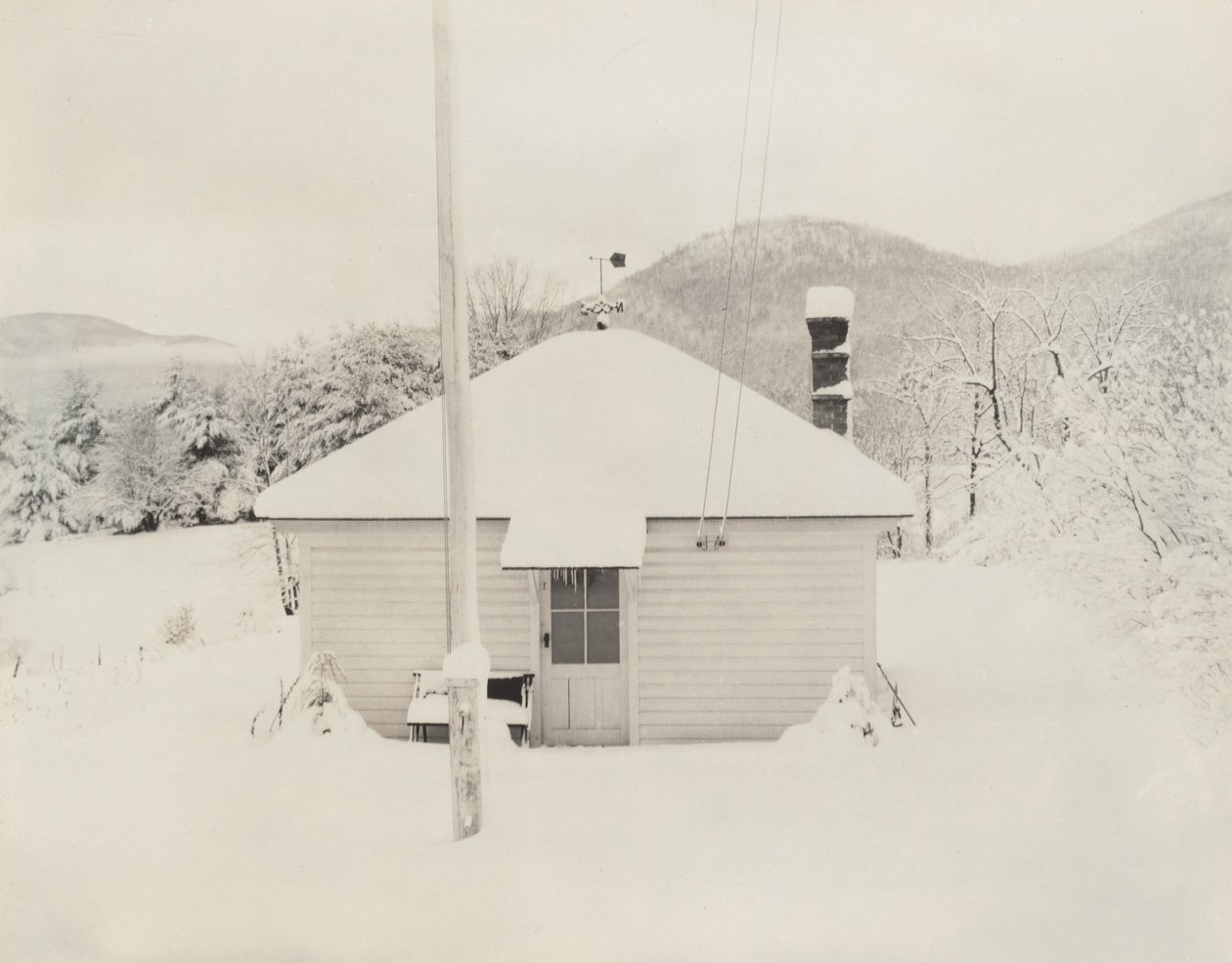 Pierwszy śnieg i mały domek autorstwa Alfred Stieglitz