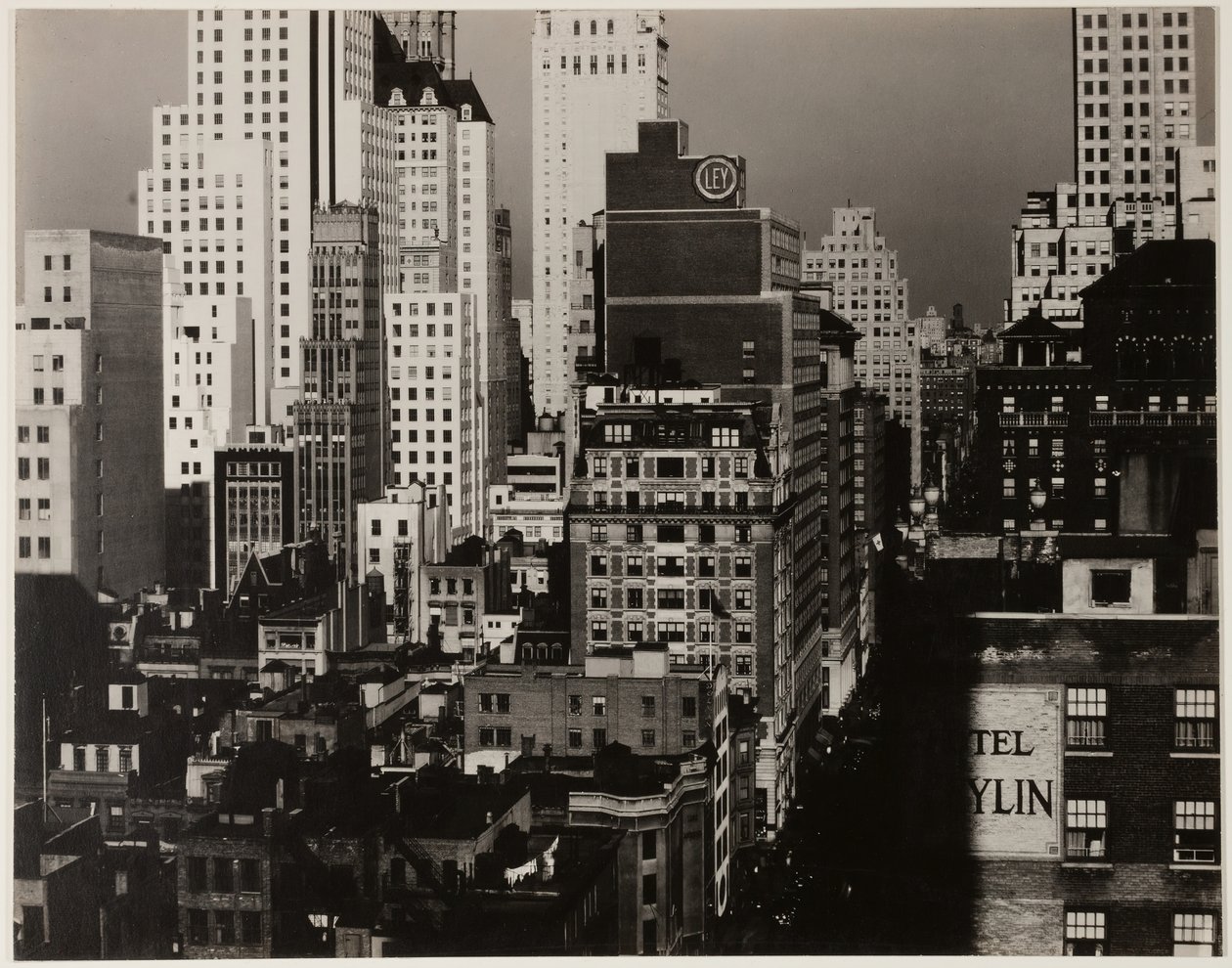 Z mojego okna w amerykańskim miejscu, północ, 193031. autorstwa Alfred Stieglitz