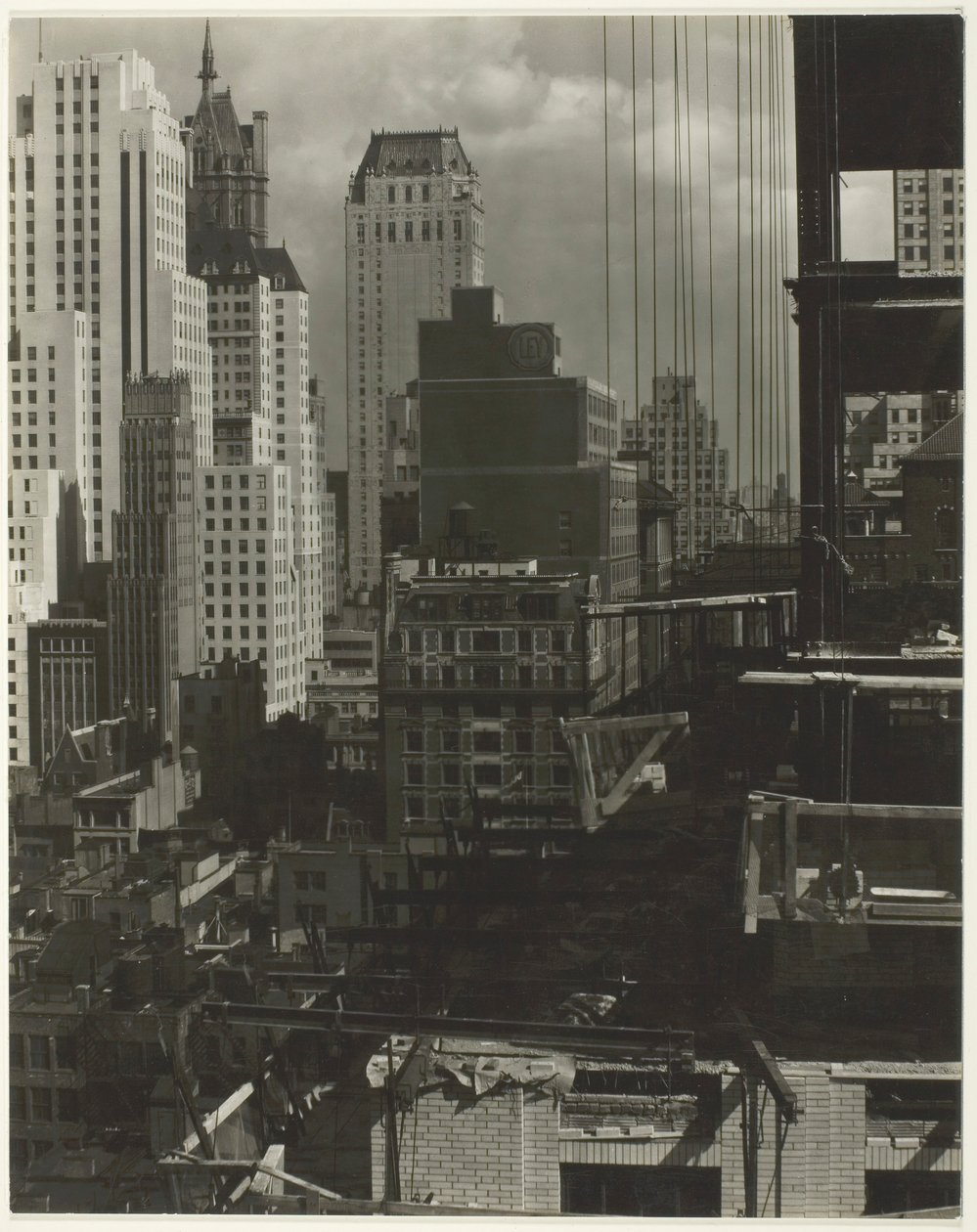 Z mojego okna w amerykańskim miejscu, północ, 1931. autorstwa Alfred Stieglitz