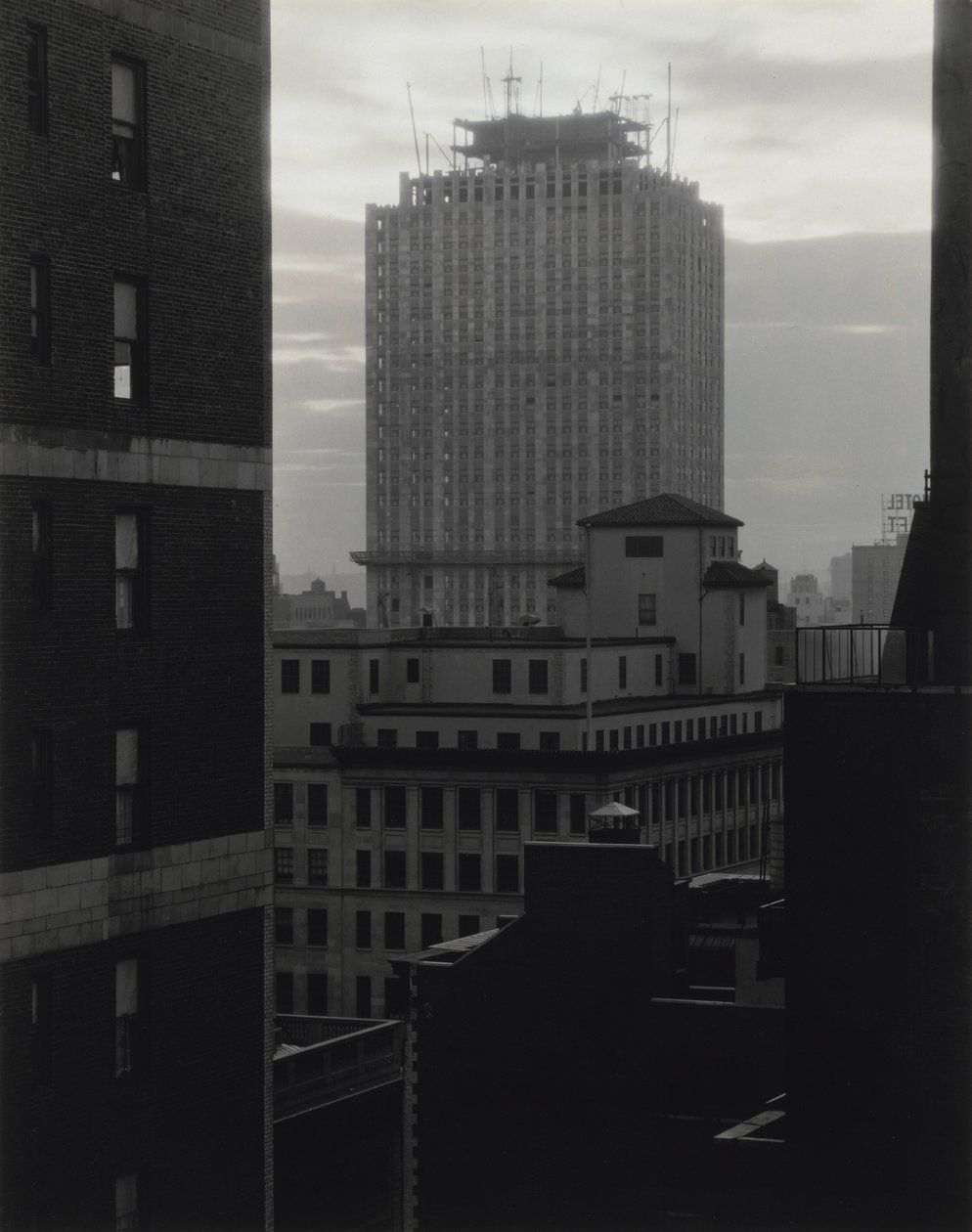 Z mojego okna w An American Place, południowy zachód autorstwa Alfred Stieglitz