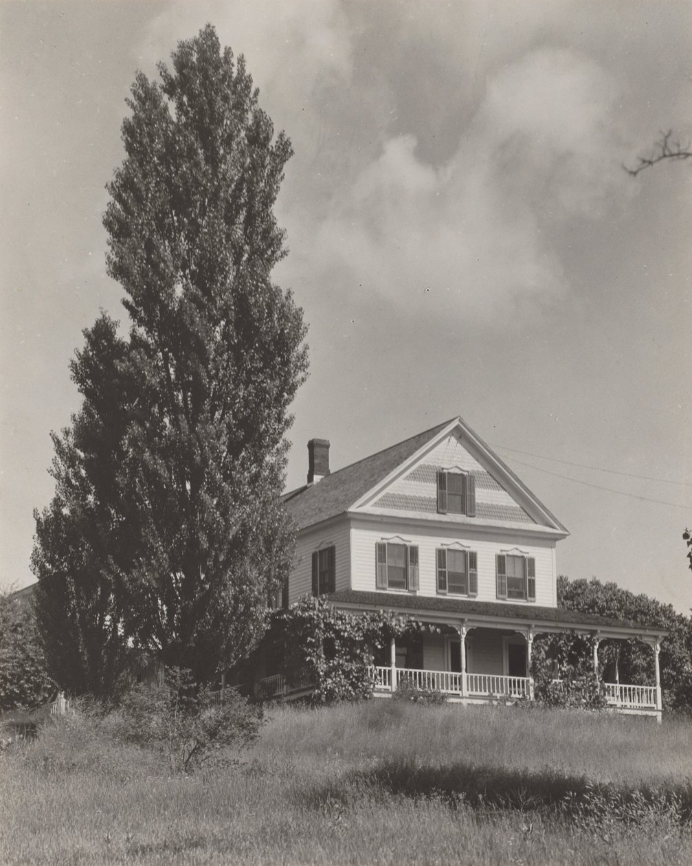 Dom na wzgórzu, Lake George autorstwa Alfred Stieglitz