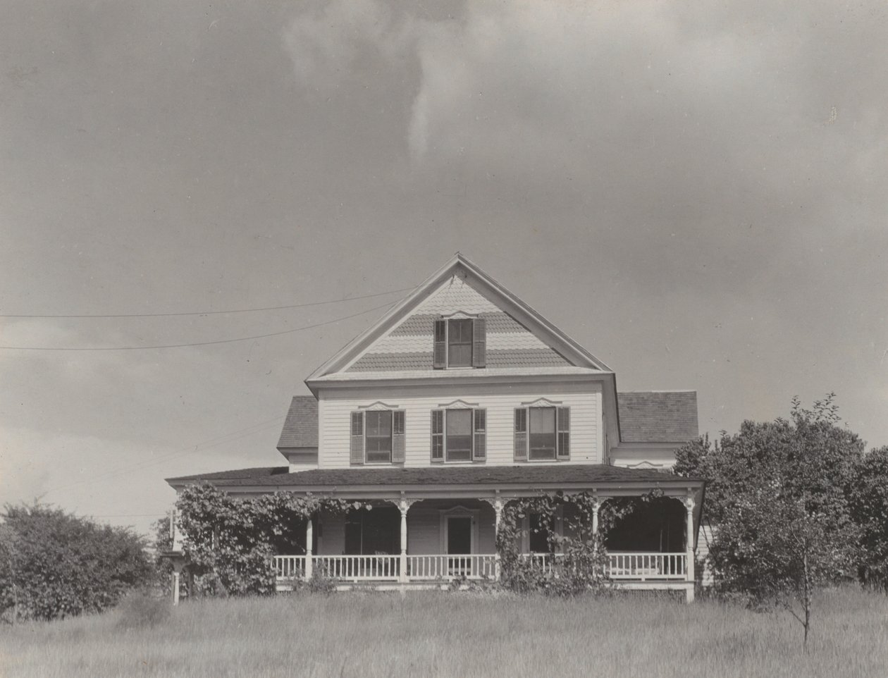 Dom na wzgórzu, Lake George autorstwa Alfred Stieglitz