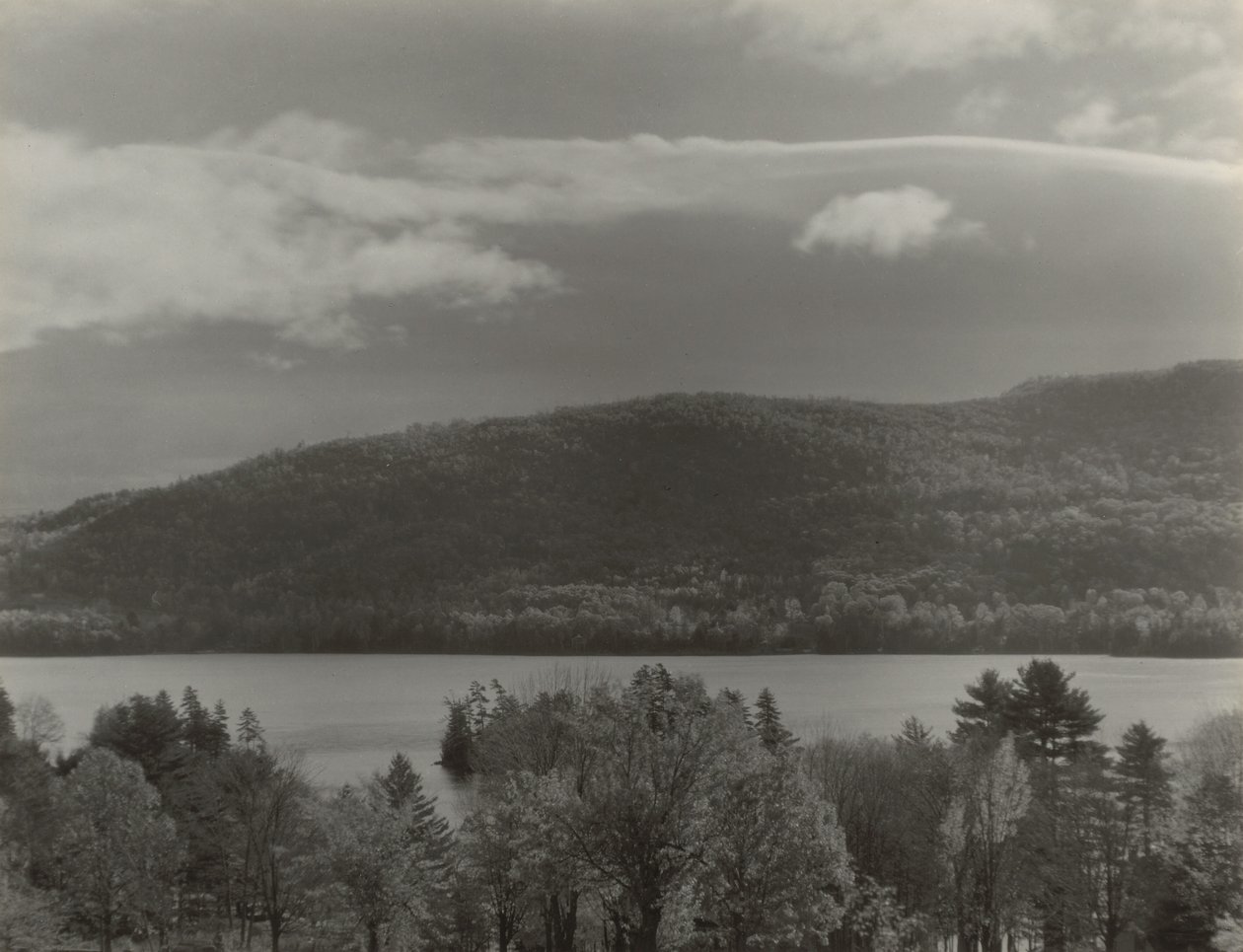 Jezioro George autorstwa Alfred Stieglitz