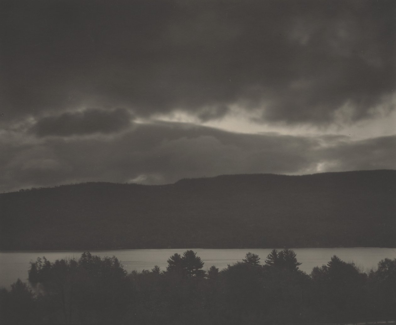 Jezioro George autorstwa Alfred Stieglitz