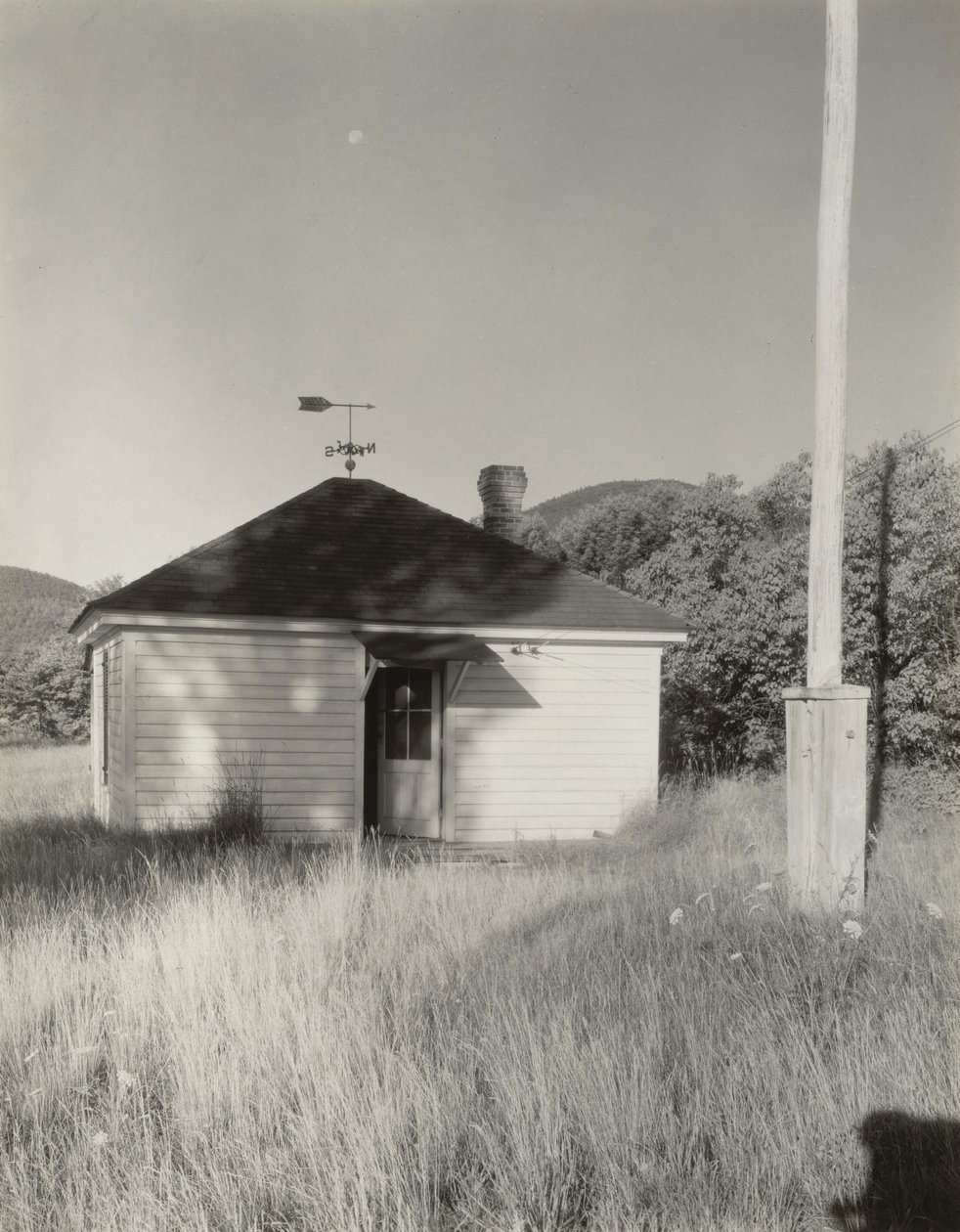 Mały domek nad jeziorem George autorstwa Alfred Stieglitz