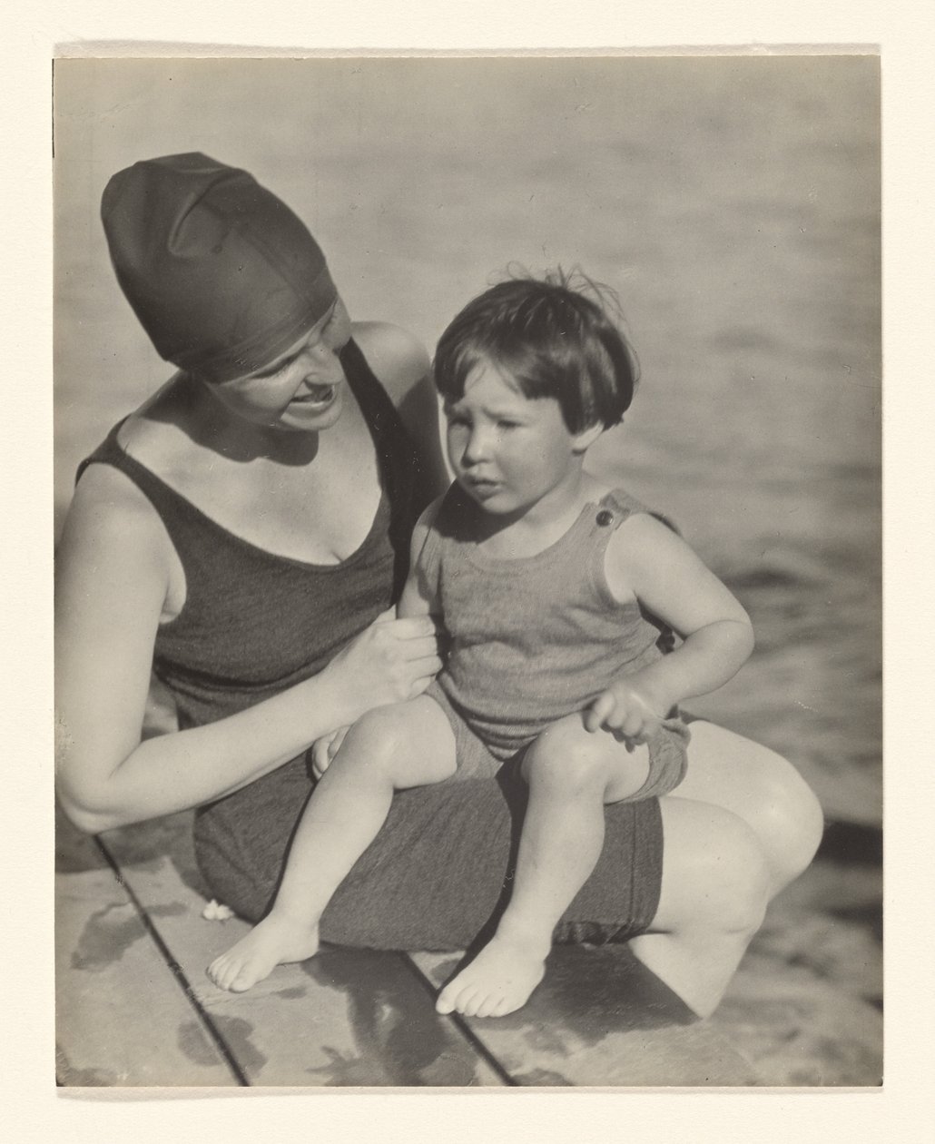 [Marie Rapp Boursault i Yvonne Boursault, Lake George] autorstwa Alfred Stieglitz