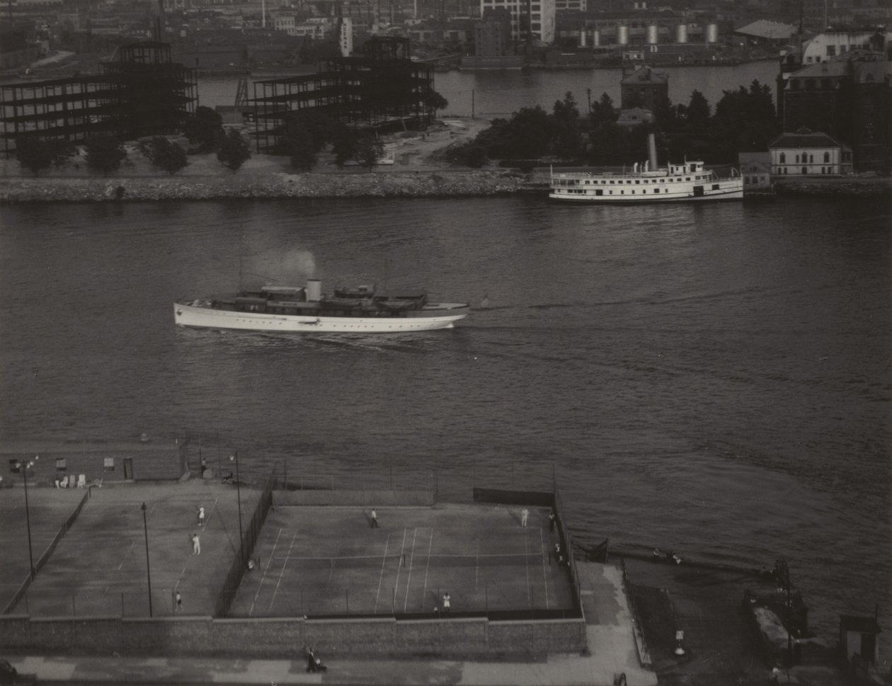 Nowy Jork widziany z 405 E 54th Street autorstwa Alfred Stieglitz