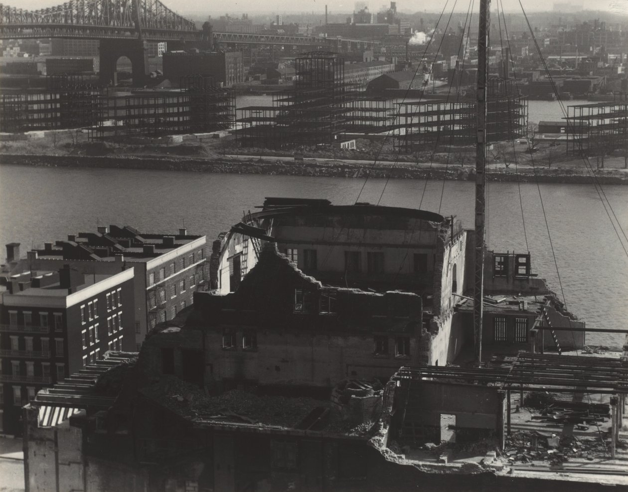 Nowy Jork widziany z 405 E 54th Street autorstwa Alfred Stieglitz