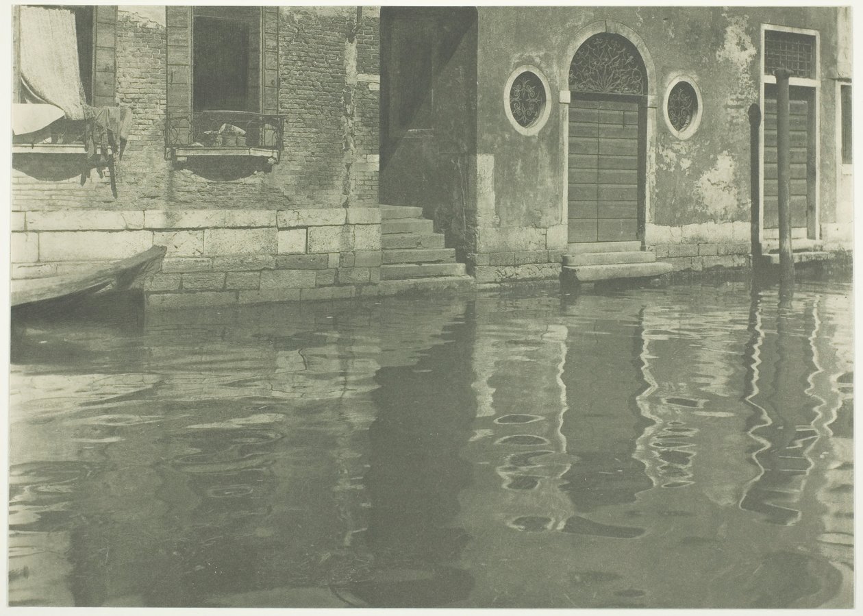 Refleksje - Wenecja, 1894, druk 1897. autorstwa Alfred Stieglitz