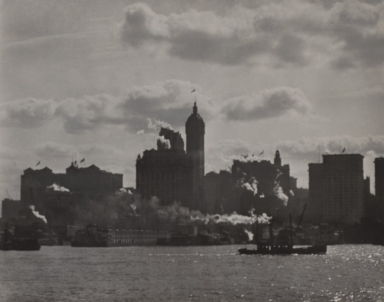 Budynek Singer Building widziany z rzeki Hudson autorstwa Alfred Stieglitz