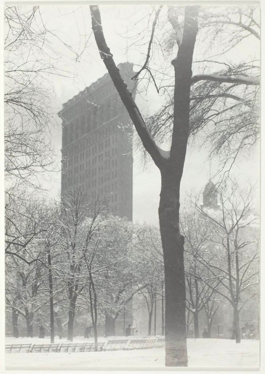 The Flatiron, 1903, wydrukowany w 192039. autorstwa Alfred Stieglitz