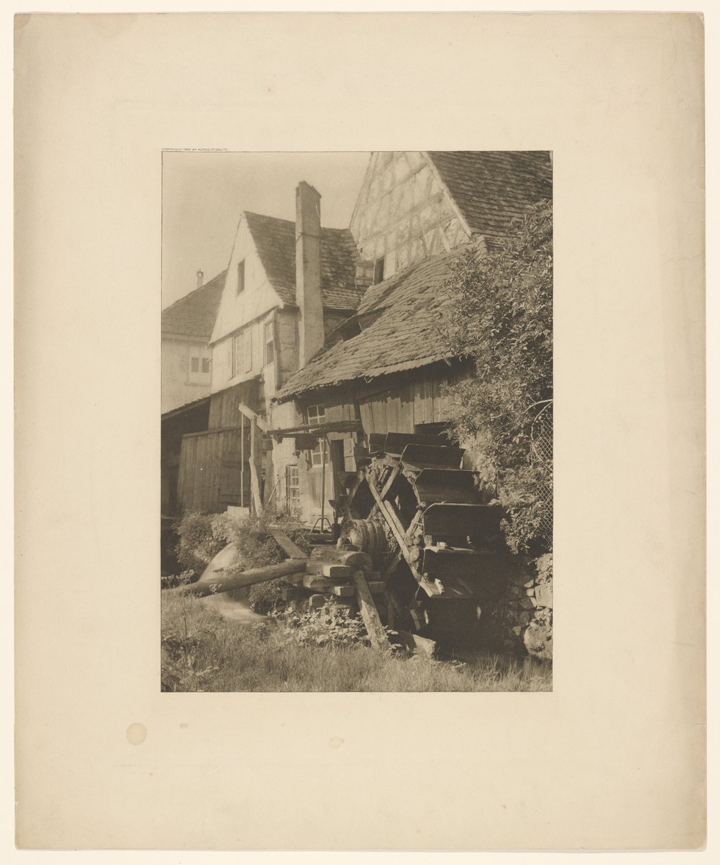 Stary Młyn autorstwa Alfred Stieglitz