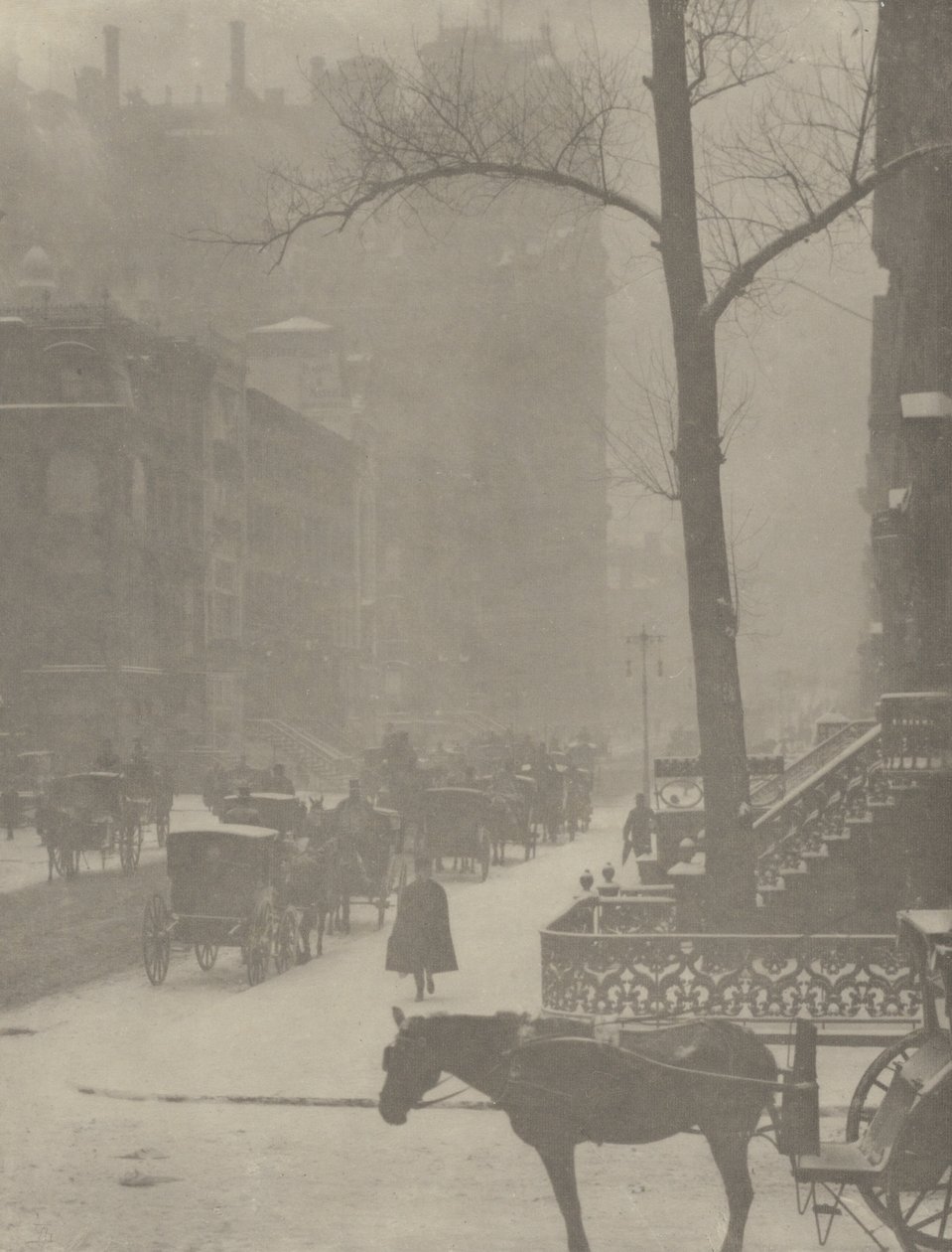 Ulica, Piąta Aleja autorstwa Alfred Stieglitz