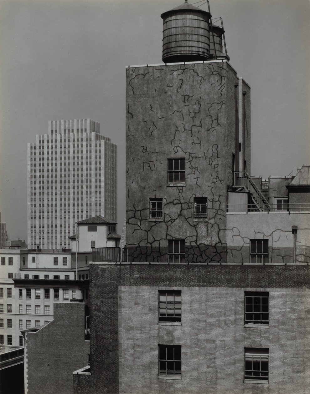 Wieża ciśnień i Radio City, Nowy Jork autorstwa Alfred Stieglitz