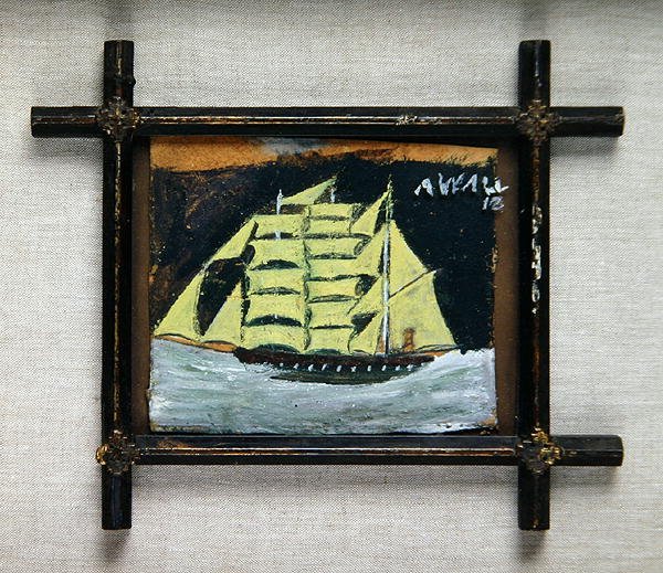 Statek w religijnej ramie (olej i ołówek na papierze) autorstwa Alfred Wallis