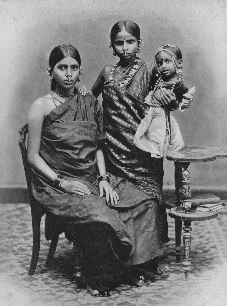 Tamilskie damy z ozdobami na palcach i palcach, c1890, 1910 autorstwa Alfred William Amandus Plate