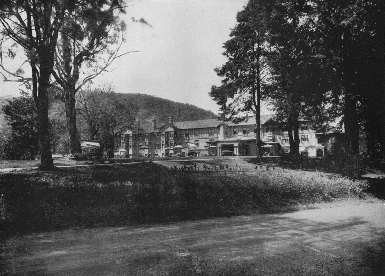 Grand Hotel, Nuwara Eliya, ok. 1890, 1910 r. autorstwa Alfred William Amandus Plate