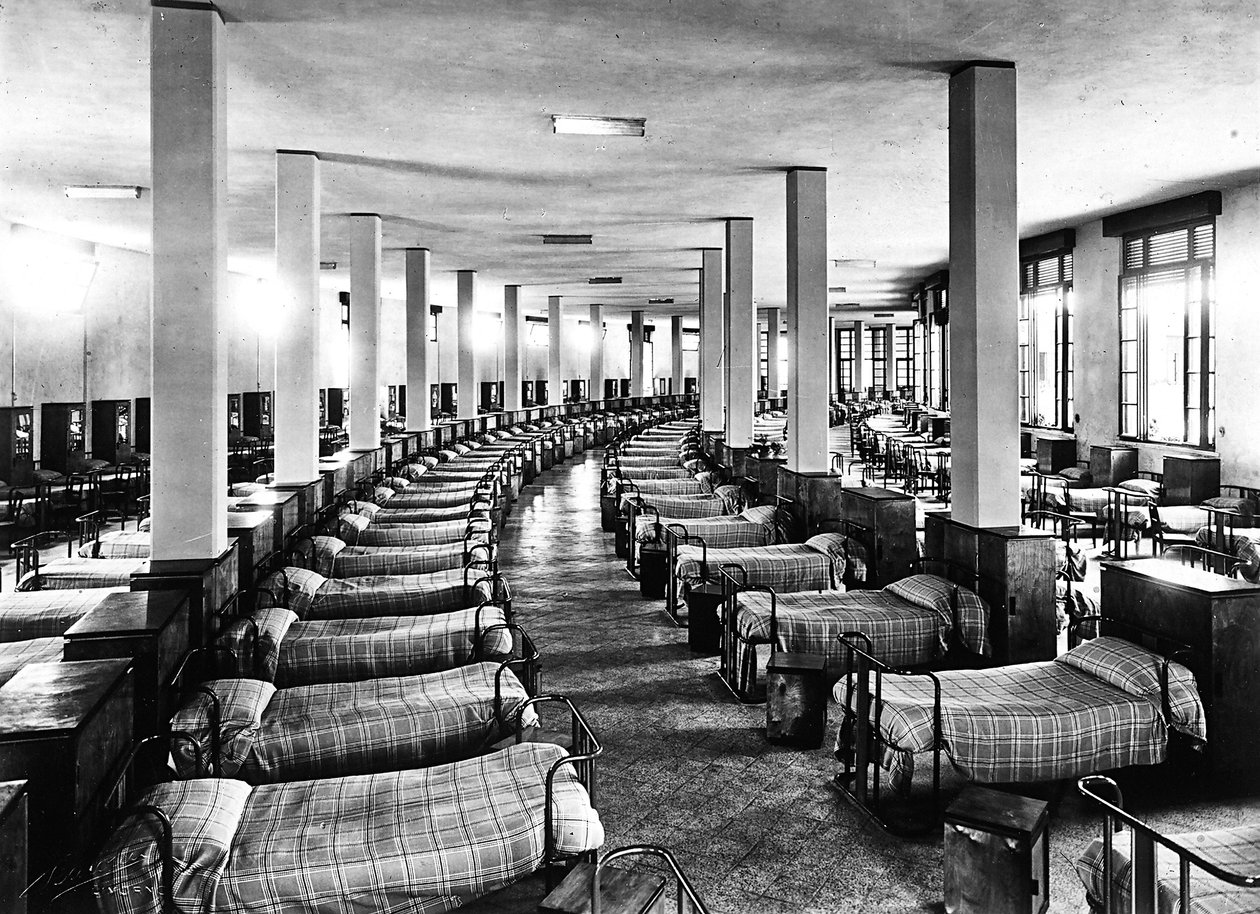 Villa Rosa Maltoni Mussolini: dormitorium (zdjęcie czarno-białe) autorstwa Fratelli Alinari