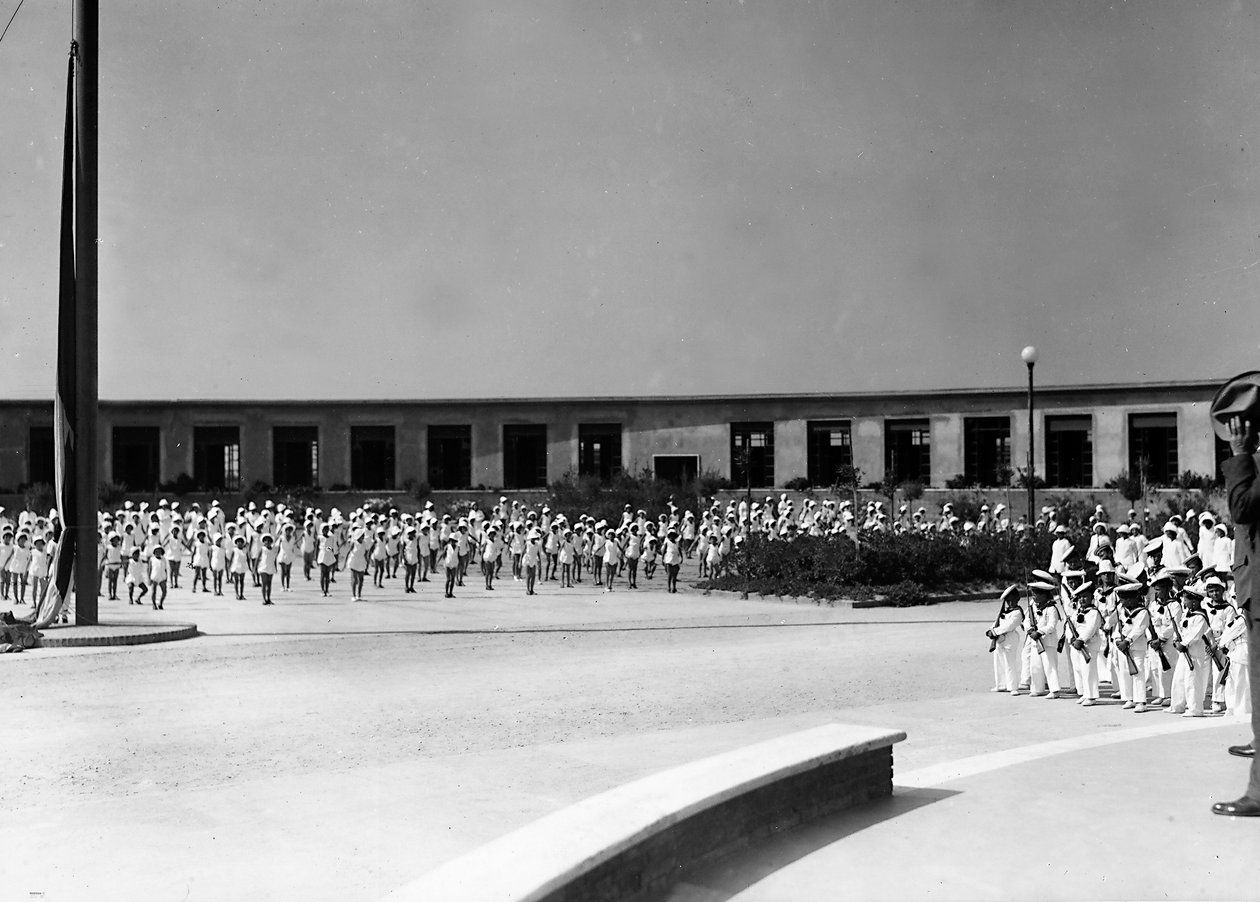 Villa Rosa Maltoni Mussolini: szkolenie młodych studentów (zdjęcie czarno-białe) autorstwa Fratelli Alinari