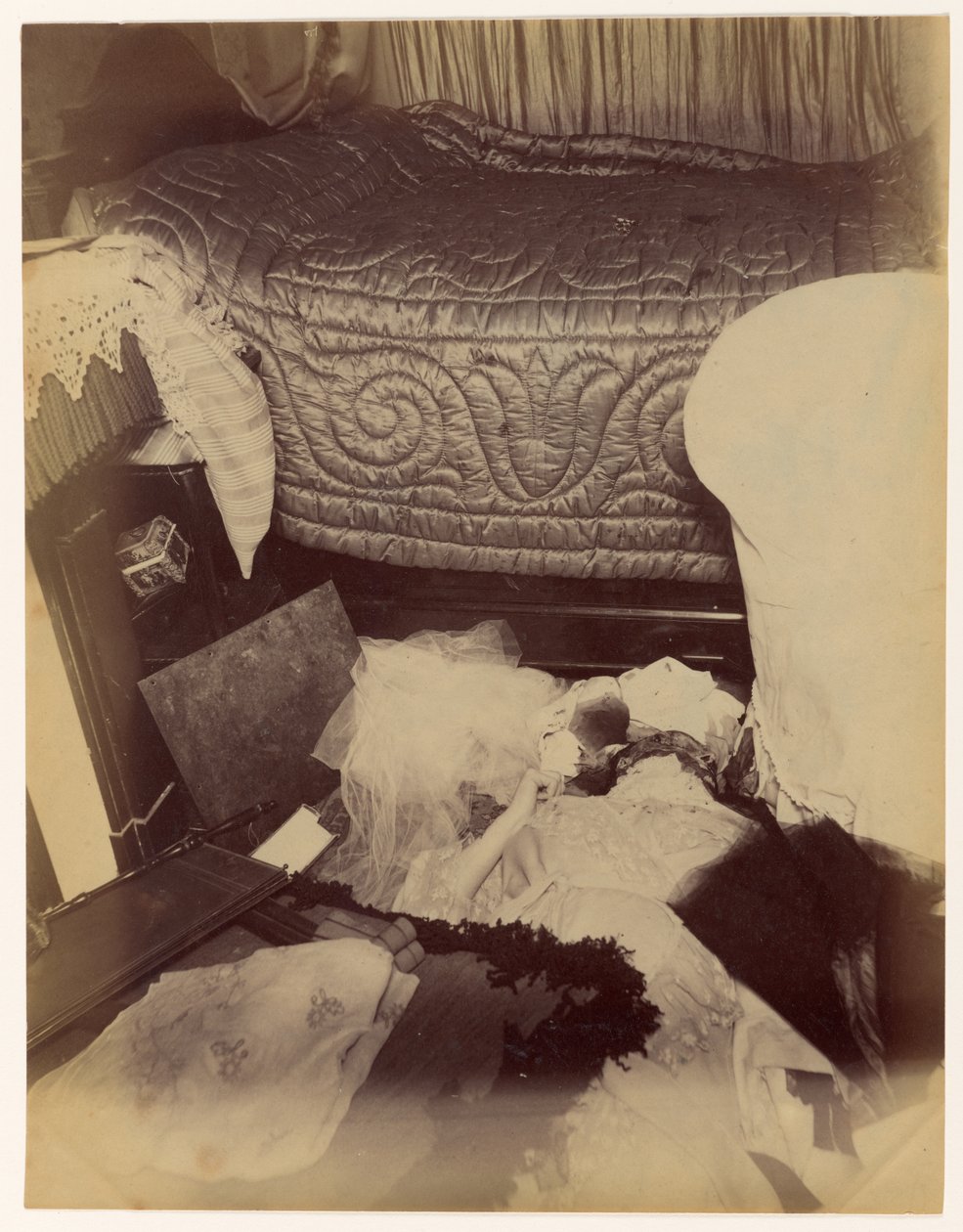Zabójstwo Lady Durand, widok na sypialnię autorstwa Alphonse Bertillon