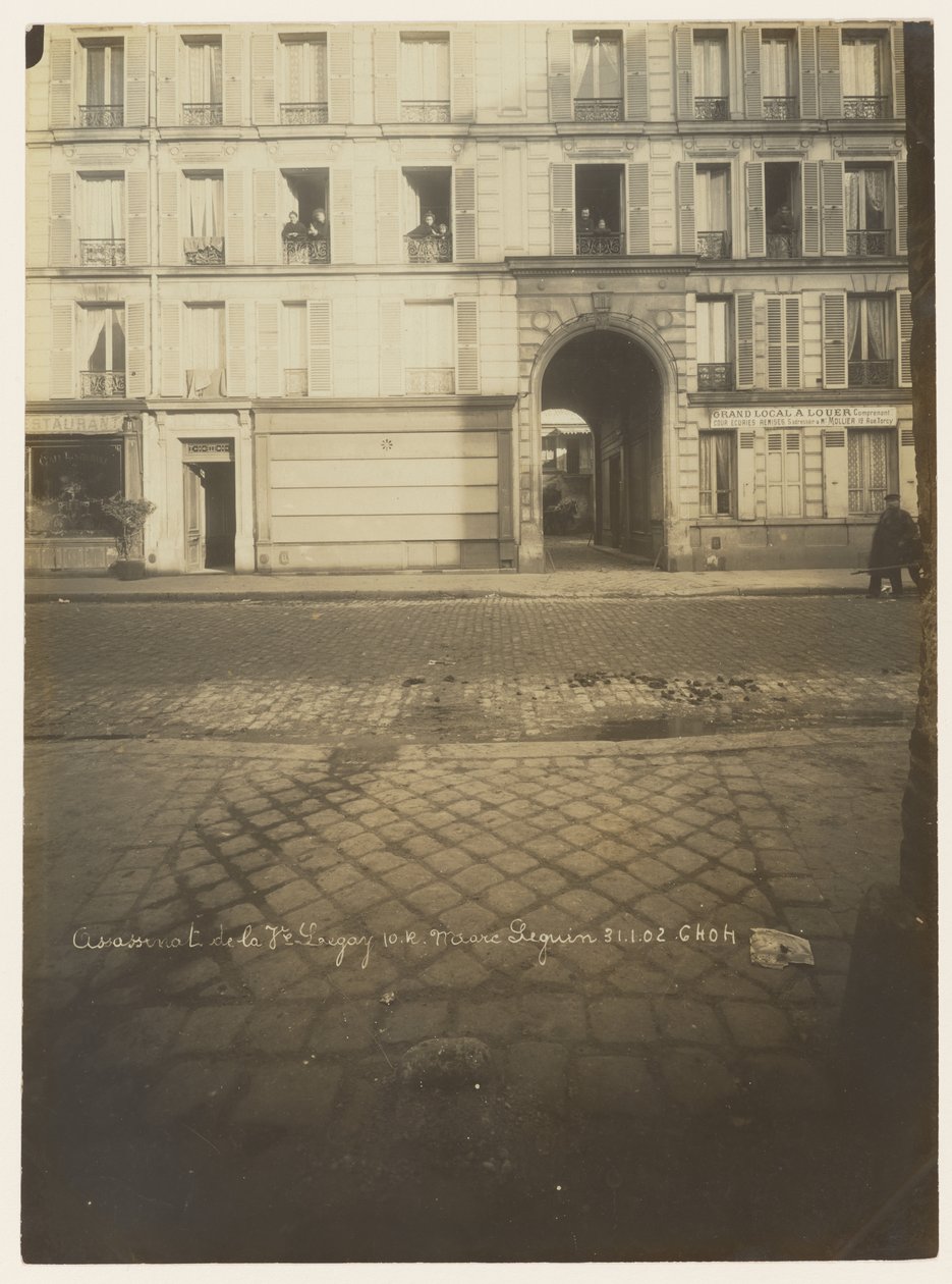 Widok budynku z zewnątrz autorstwa Alphonse Bertillon