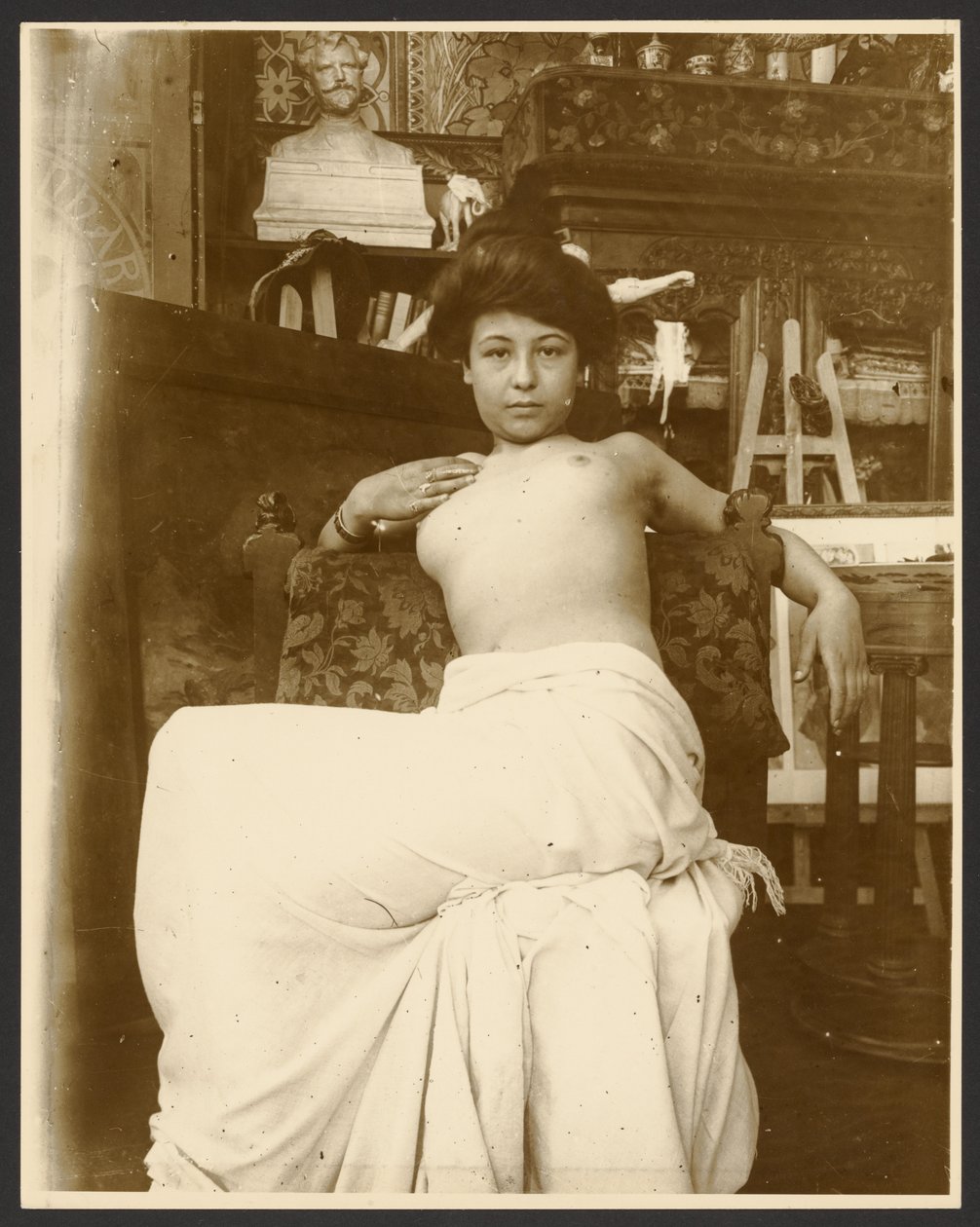 [Modelka do alegorii "Wrzesień" z Cyklu dwunastu miesięcy, dla czasopisma "Cocorico", Paryż]. autorstwa Alphonse Maria Mucha